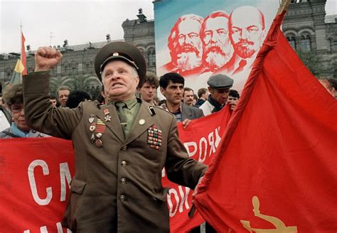 The Collapse of the Soviet Union in Pictures - Flashbak