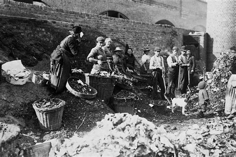 49 images that capture how the North East lived, worked and played back in the 1900s | Victorian ...