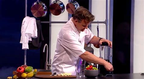 Gordon Ramsay 'gets fingers stuck in blender' on TV