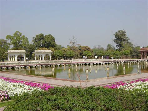 Shalimar Gardens Lahore - Images And Detail