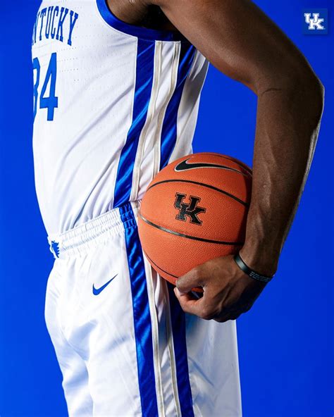 Kentucky Wildcats Unveil New Basketball Uniforms – SportsLogos.Net News