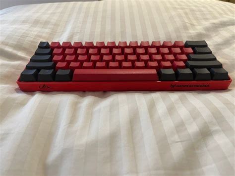 Clix 60% black and red Matrix keyboard, Computers & Tech, Parts ...