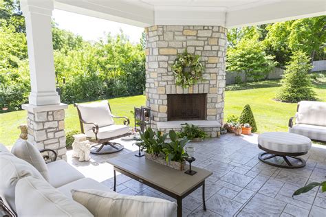 Hot Outdoor Fireplace Trends - Seiler's Landscaping — Seiler's ...