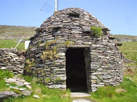 The On-Line Buzzletter: Ireland Trip Part 41: The Beehive Huts and an ...