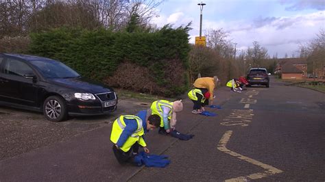 The Milton Keynes school children using their uniforms to stop speedy parent drivers | ITV News ...