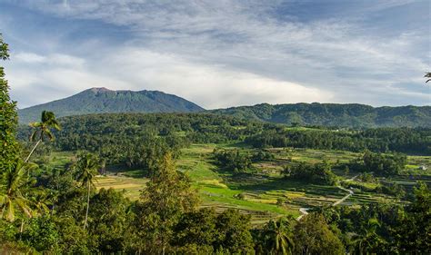 West Sumatra: active volcanoes and vanishing species - Travelogues from ...