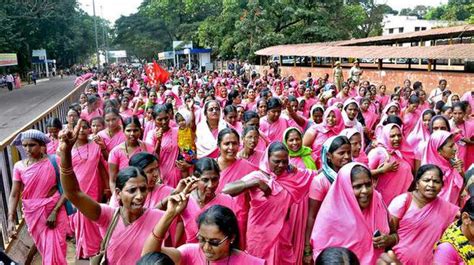 Anganwadi workers, assistants take out protest rally - The Hindu