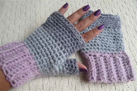 crochet fingerless gloves, free crochet pattern, crochet accessories