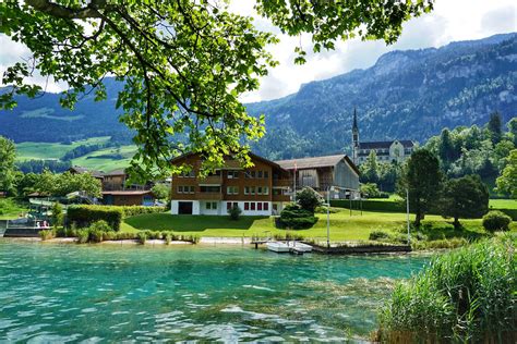 Less crowded hike on Lake Lungern - Switzerland • Ein Travel Girl