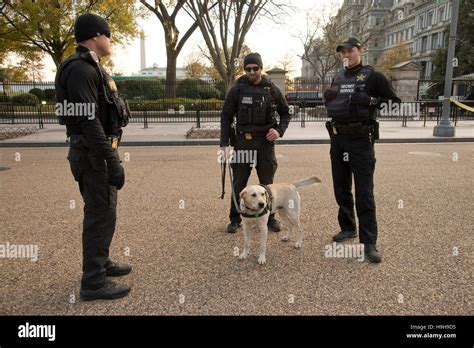 Secret service uniformed division hi-res stock photography and images ...