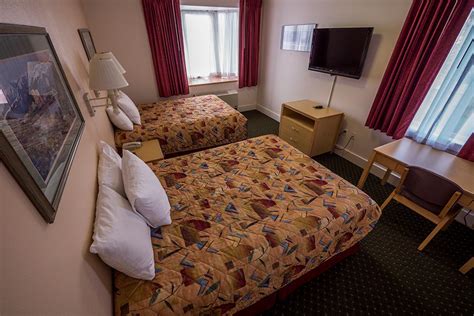 Deluxe Rooms | Puffin Inn | Anchorage, AK