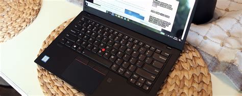 Lenovo ThinkPad X1 Carbon 7th gen review (Core i7, FHD & UHD screens)