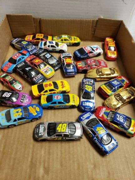 Assorted Nascar Toy Cars - Trice Auctions