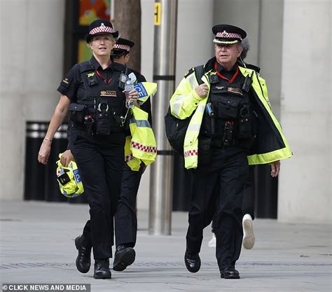 Penny Lancaster makes her first arrest with City of London Police ...