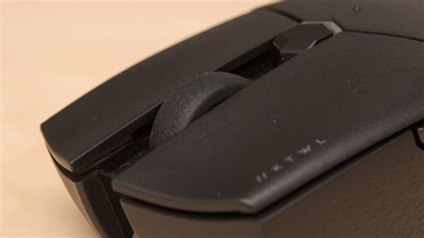 Logitech G305 LIGHTSPEED vs Corsair KATAR PRO Wireless Side-by-Side Mouse Comparison - RTINGS.com