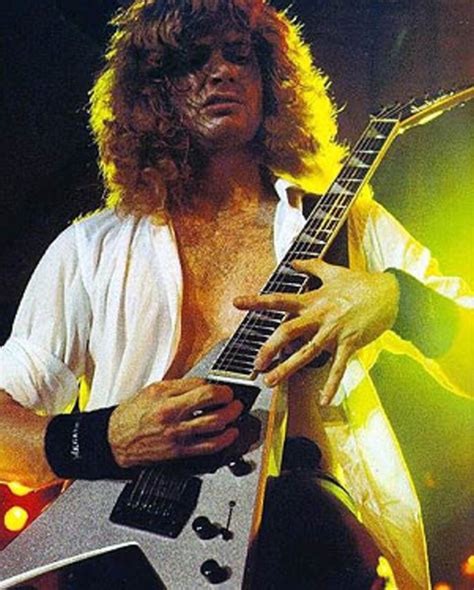 Dave Mustaine – a life in guitars – Arrow Lords of Metal