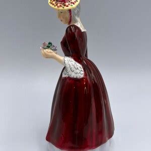 Porcelain Figurine/statue elaine Hand Painted. - Etsy