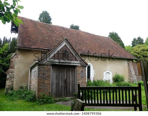 Lee Old Church Great Missenden Buckinghamshire Stock Photo (Edit Now) 1408799306