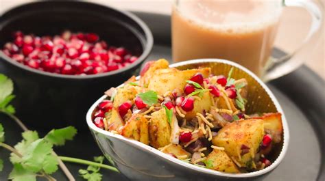 Aloo Chaat Recipe I Potato Chaat Recipe - The Daily Flavor