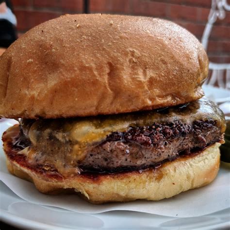 [I ate] the best burger. Meat, cheese, bread, sauce at Everson Royce Bar, Los Angeles [OC ...