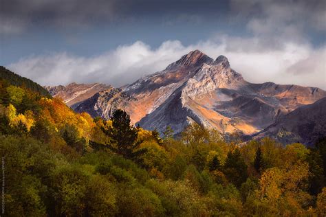 «Pyrenees Mountain Range At Autumn» del colaborador de Stocksy «INIGO CIA DA RIVA» - Stocksy