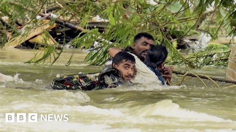 In pictures: Chennai flooding - BBC News