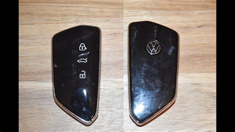 VW ID.4 / Skoda Octavia key fob battery replacement - EASY DIY - YouTube