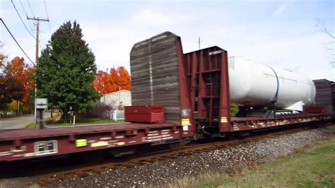 Union Pacific SD70Ms and UP bulkhead flat car train for wind turbines - YouTube