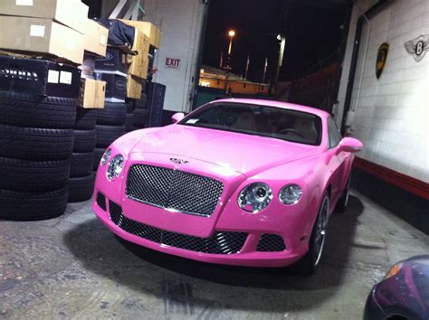 BENTLEY SPOTTING: Nicki Minaj's Pink Bentley