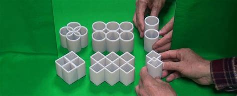 WATCH: This Awesome Illusion Turns Squares Into Circles in The Mirror ...