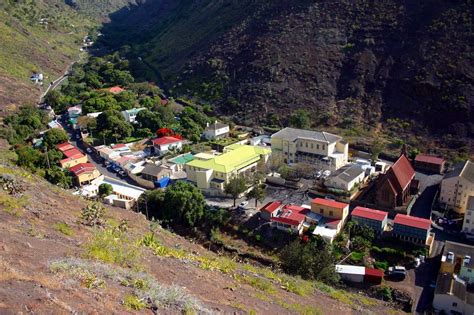 Saint Helena Island Info: All about St Helena, in the South Atlantic Ocean • Jamestown