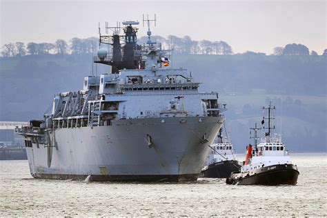 HMS Bulwark (L15) | Royal Navy