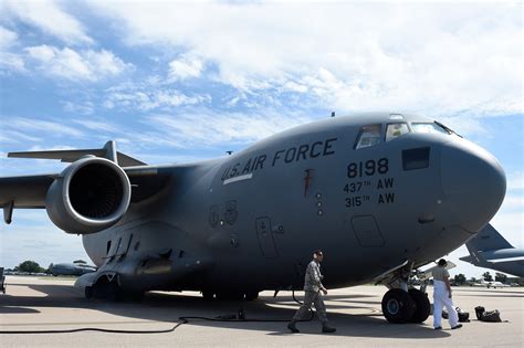 JB Charleston C-17s arrive at Scott AFB following hurricane evacuation > 15th Wing > Article Display