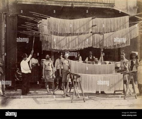 Factory workers 1800s hi-res stock photography and images - Alamy