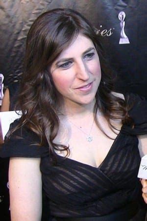 Mayim Bialik still has all of her fingers - College News