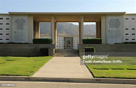 36 Mount Sinai Memorial Park Cemetery Stock Photos, High-Res Pictures ...