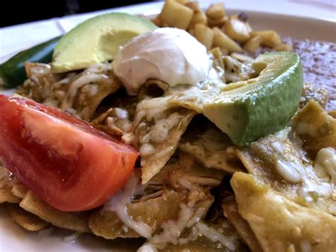 Chilaquiles con Pollo - Breakfast - Dos Salsas Tex-Mex