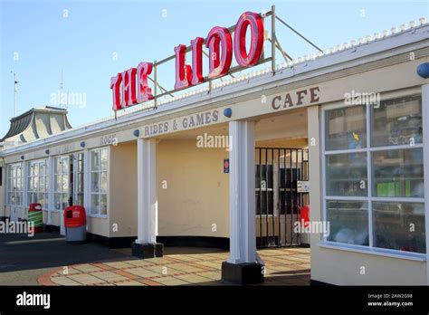 Worthing sussex lido hi-res stock photography and images - Alamy