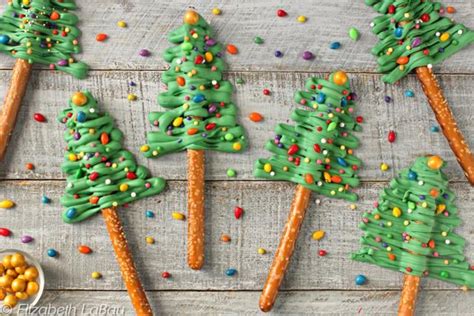 Christmas Tree Pretzel Rods | Christmas candy recipes, Best christmas desserts, Christmas pretzels