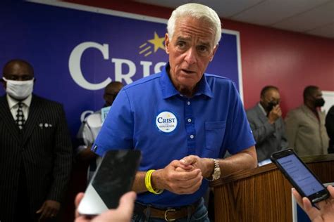 Charlie Crist resigns, will focus fulltime on unseating Ron DeSantis