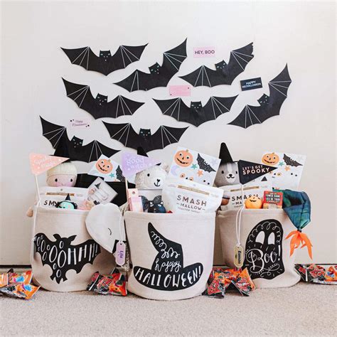 Halloween Baskets For Kids - Hello Celeste