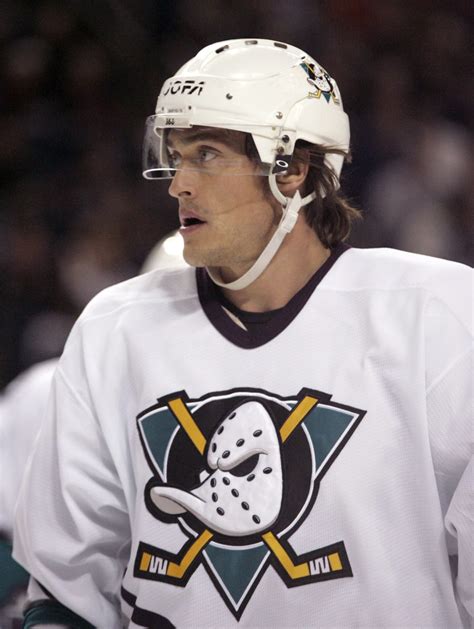 Anaheim Ducks Tales: Teemu Selanne's Triumphant Return to the Pond