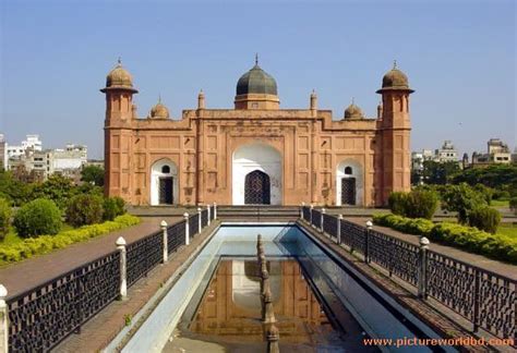 HISTORICAL PLACES OF BANGLADESH: Lalbag Fort