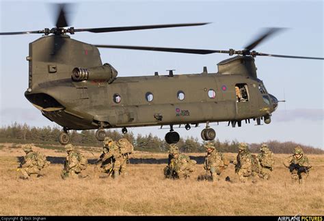 chinook | UK - Air Force Boeing Chinook HC.2 ZH777 | Royal air force ...