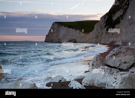 Durdle door beach hi-res stock photography and images - Alamy