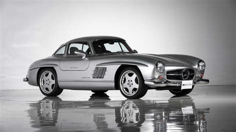 Une rare Mercedes-Benz 300 SL Gullwing préparée par AMG à vendre