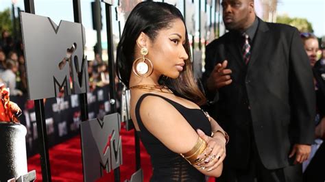 Nicki Minaj ‘Anaconda’ dancer bitten by snake at VMA | CNN