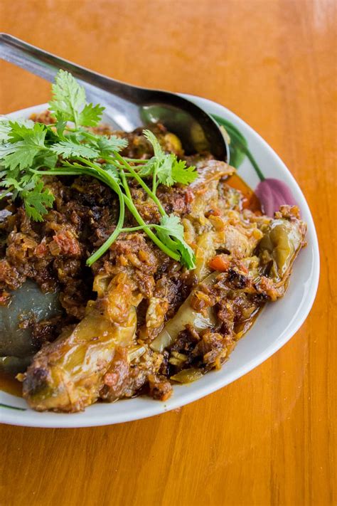 Burmese Eggplant Curry (Khayan Thee Hnut) | Wandercooks