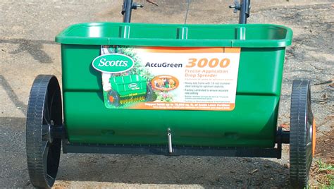 Scotts AccuGreen Drop-Type Fertilizer Spreader Review