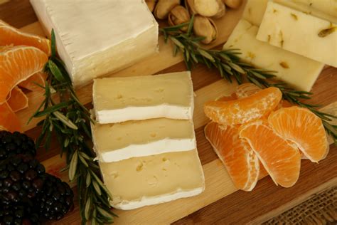 50 Things To Have On Your Thanksgiving Cheese Platter | It's a Lovely Life!